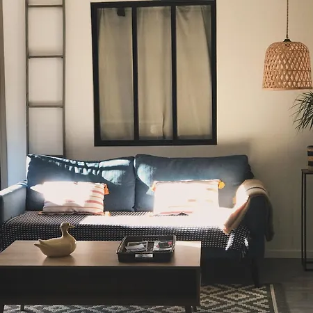 Le Grenier Superbe T3 Climatisation Terrasse Wi-fi Netflix 15 Mn Coeur De 70m2 Béziers