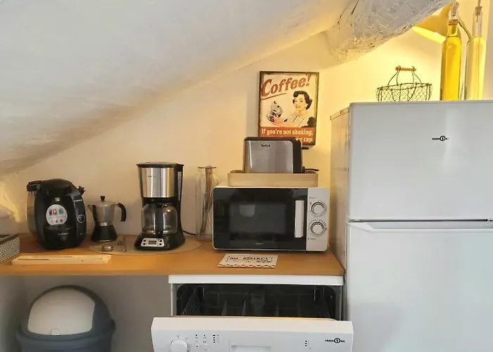 Le Grenier Superbe T3 Climatisation Terrasse Wi-fi Netflix 15 Mn Coeur De 70m2 Béziers