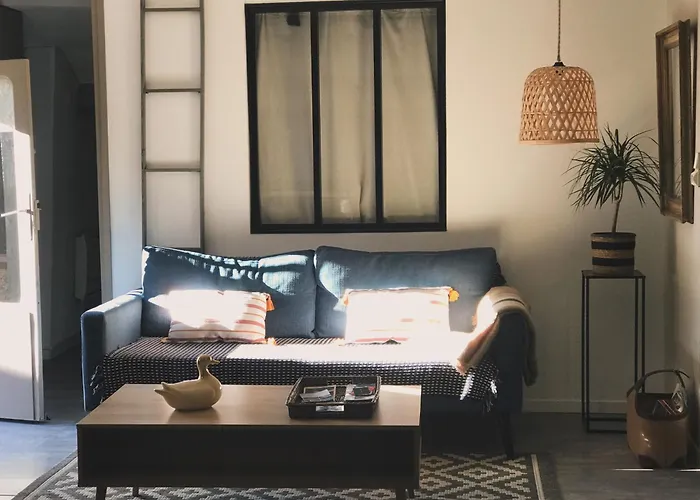 Le Grenier Superbe T3 Climatisation Terrasse Wi-fi Netflix 15 Mn Coeur De 70m2 Béziers